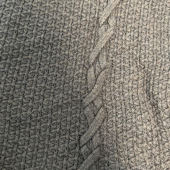 Size M | Army Green American Eagle Knit Sweater - Picture 2 of 3